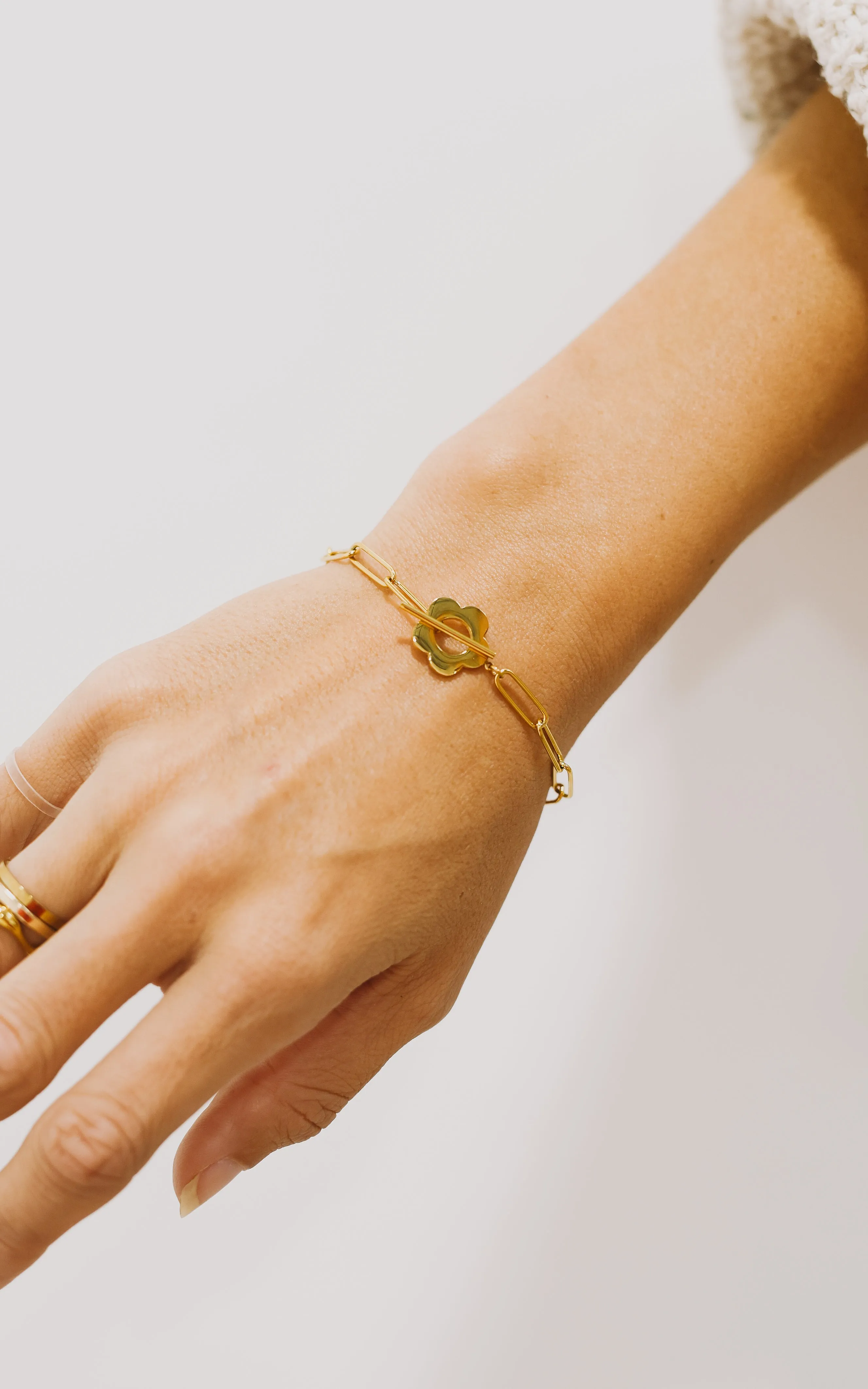 Front Clasp Flower Link Bracelet
