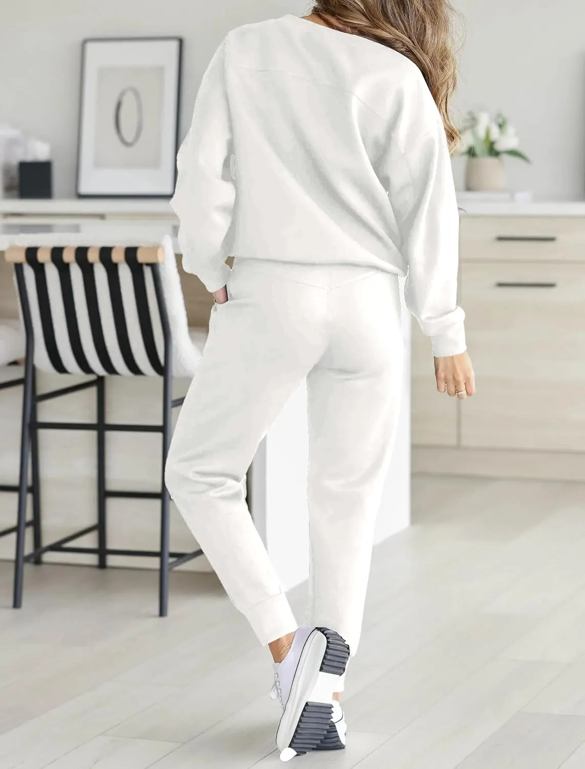 HBQ Sweatsuits For Women Sets 2 Piece Outfits Crewneck Sweatshirts Pullover Tops And Jogger Pants Tracksuits Lounge Set