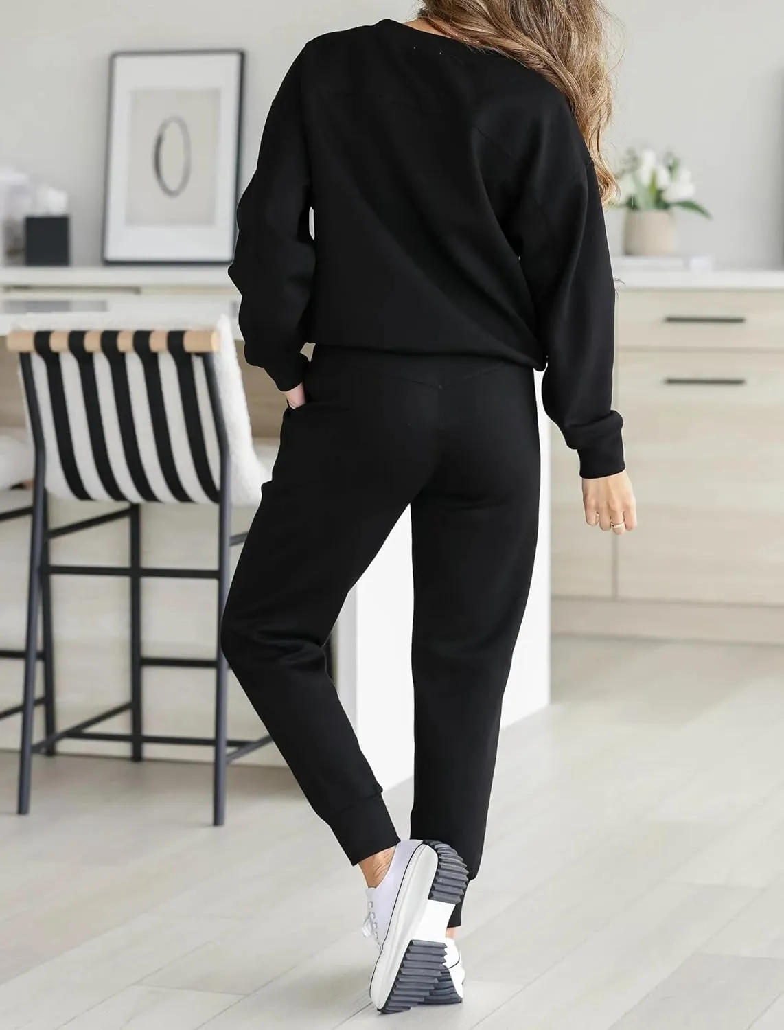 HBQ Sweatsuits For Women Sets 2 Piece Outfits Crewneck Sweatshirts Pullover Tops And Jogger Pants Tracksuits Lounge Set