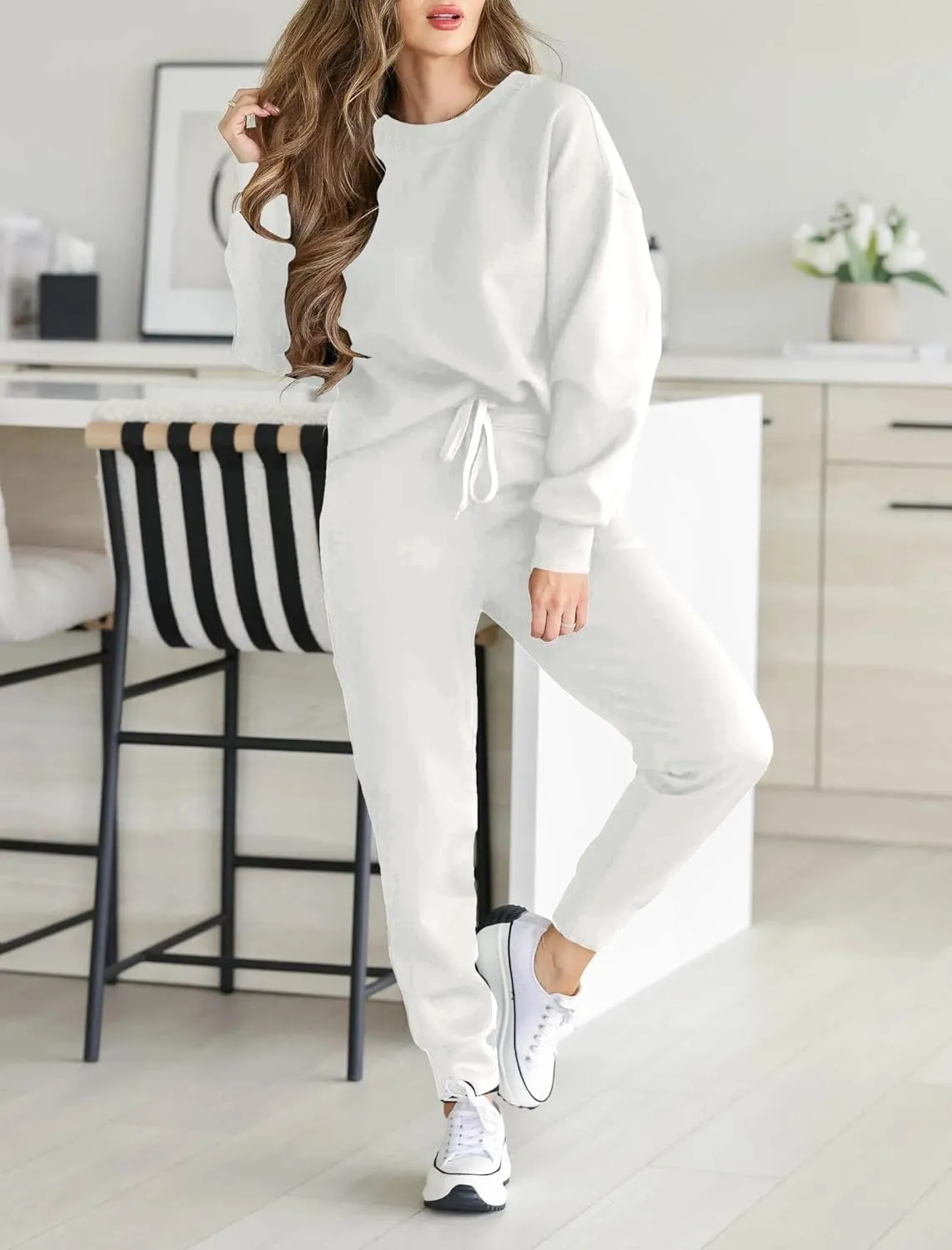 HBQ Sweatsuits For Women Sets 2 Piece Outfits Crewneck Sweatshirts Pullover Tops And Jogger Pants Tracksuits Lounge Set