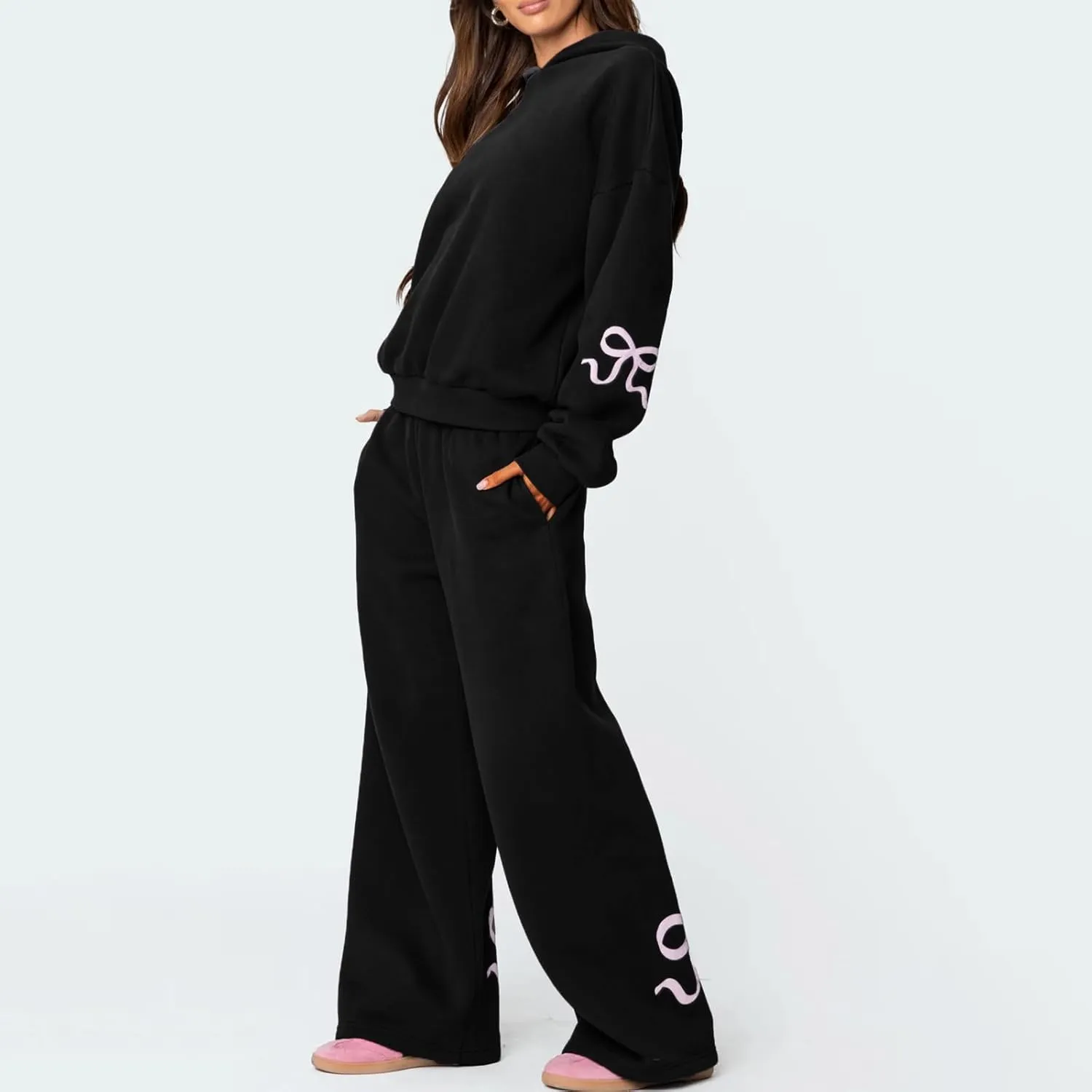 Karwuiio Women Bow Print 2 Piece Outfits Long Sleeve Oversized Sweatshirt Hoodie Wide Leg Sweatpants Set Sweatsuits