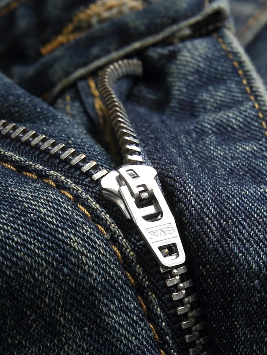 Men's Jeans Slim Fit Ripped Straight Leg Distressed Fashion Denim Pants