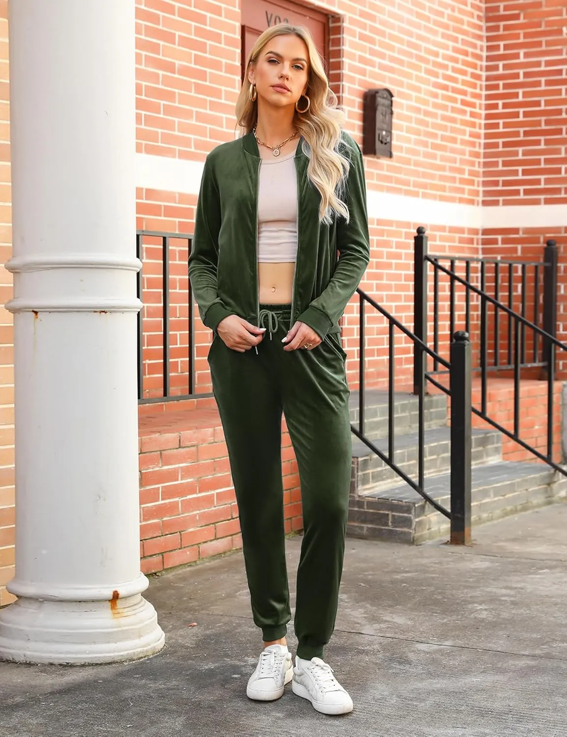 Totatuit Velour Tracksuit Womens Sweatsuit Set Long Sleeve Zip Up Jacket & Drawstring Sweatpants Outfit