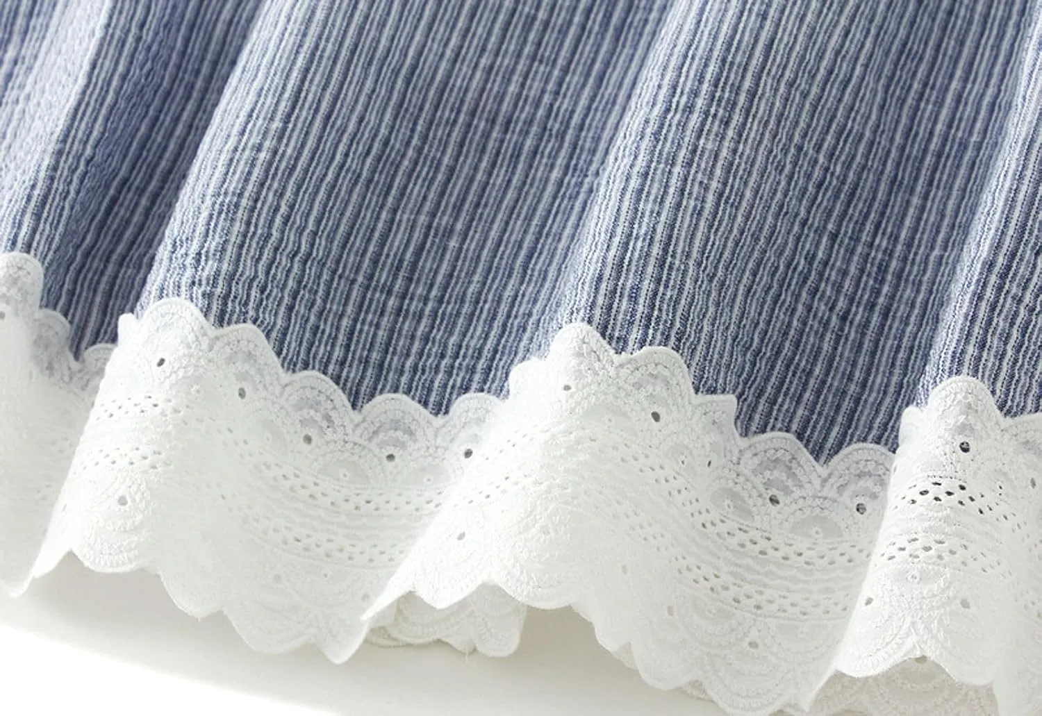 Women's Elegant Striped Midi Skirt High-Waisted Flowy Skirt with Lace Trim for Summer Casual Vacation